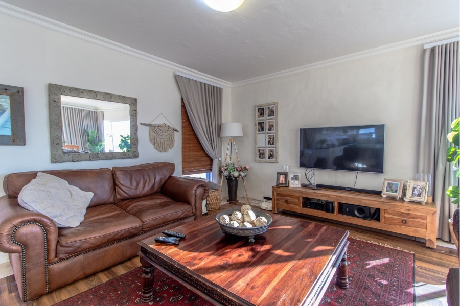5 Bedroom Property for Sale in Calypso Beach Western Cape
